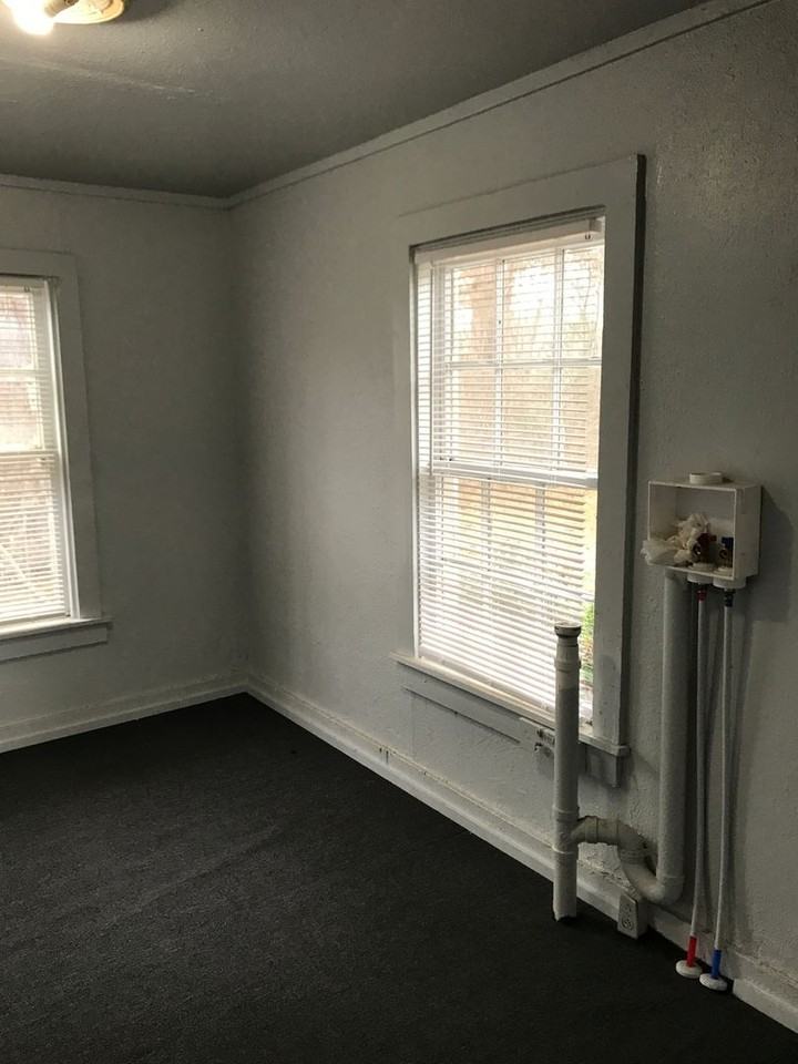 5204 Francis St - Photo 6 of 6