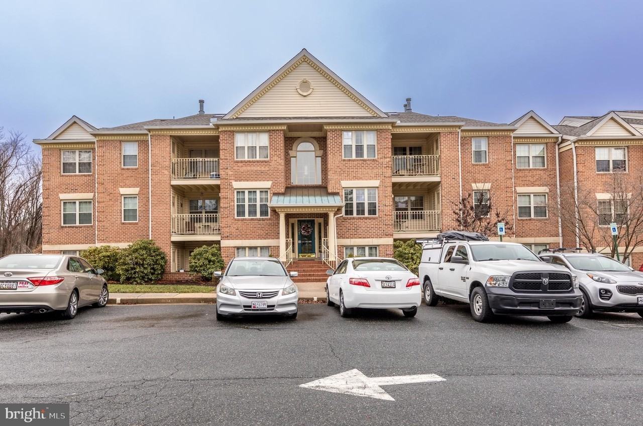 1717 Landmark Dr Unit 1k #1K - Photo 2 of 32