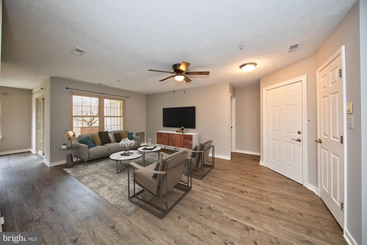 1717 Landmark Dr Unit 1k #1K - Photo 3 of 32