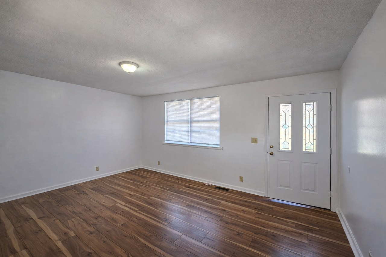 326 Destin Dr - Photo 5 of 38