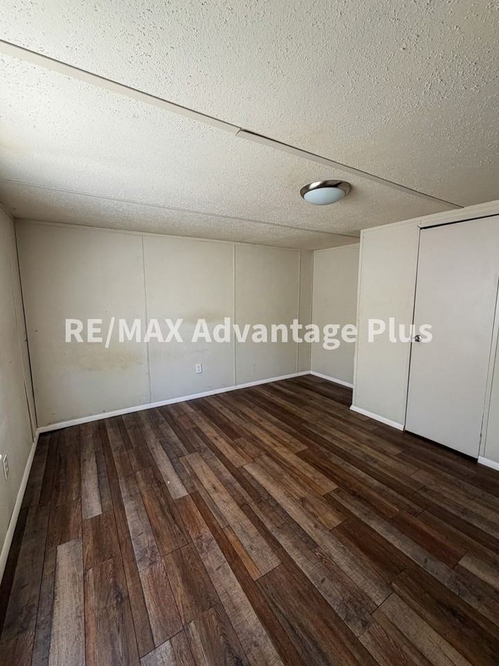 29 Oak Ln - Photo 7 of 19