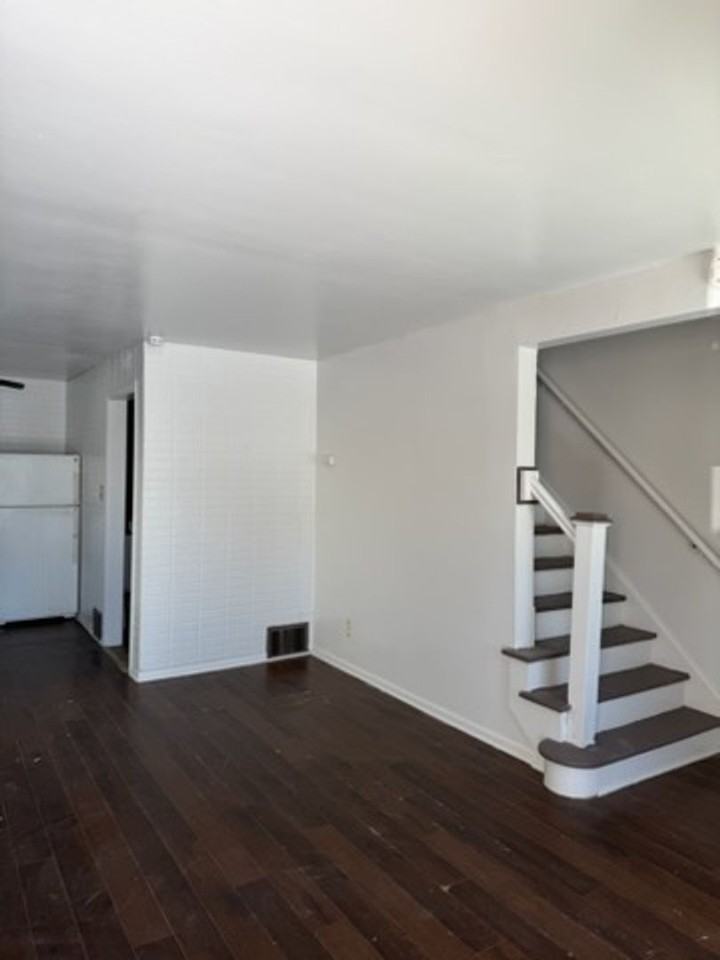 1517 E 256th St - Photo 6 of 13