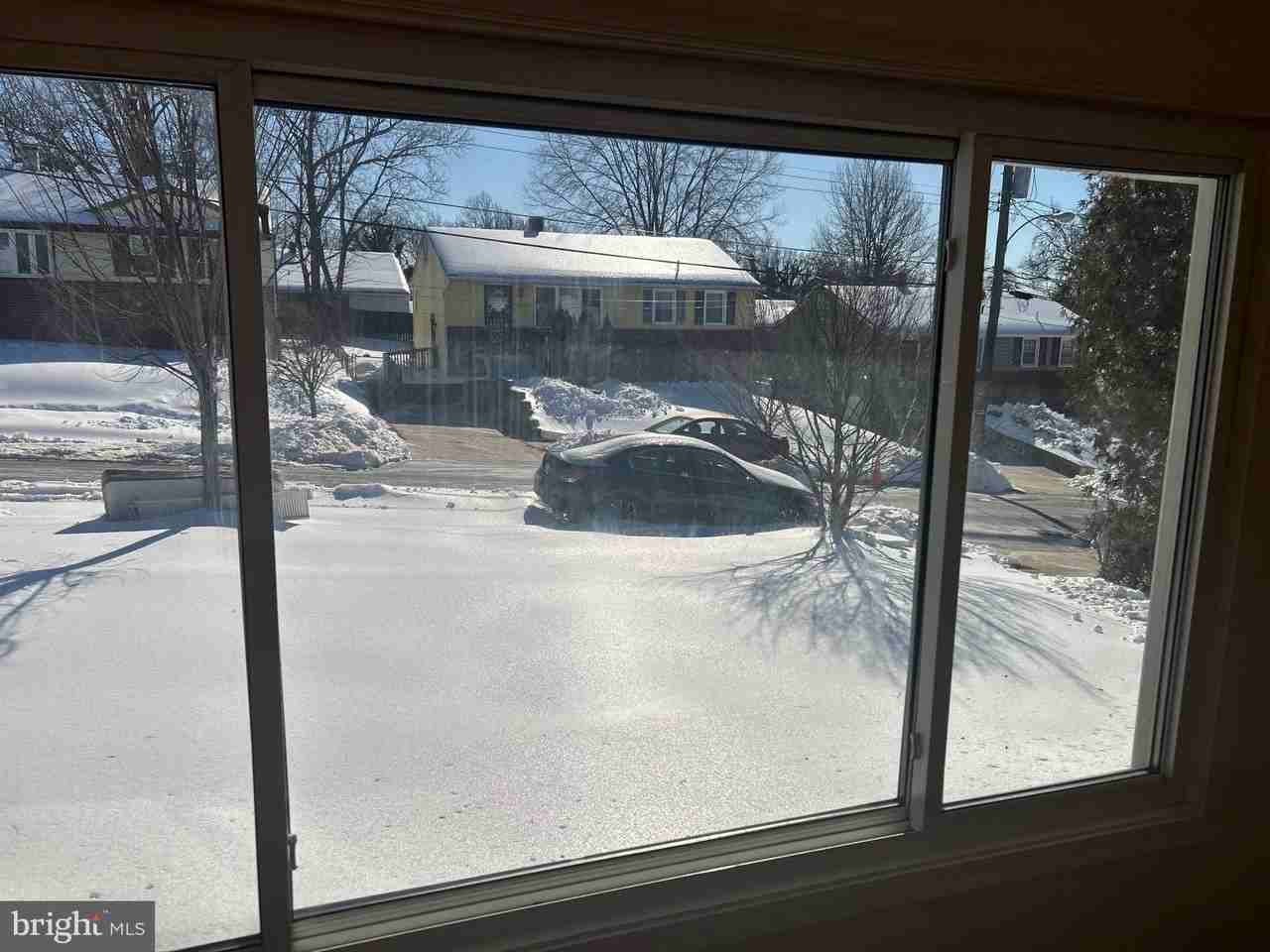 7208 Powhatan St - Photo 4 of 28