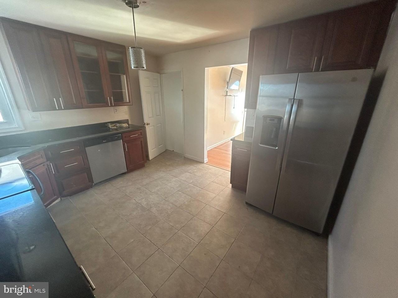 7208 Powhatan St - Photo 6 of 28