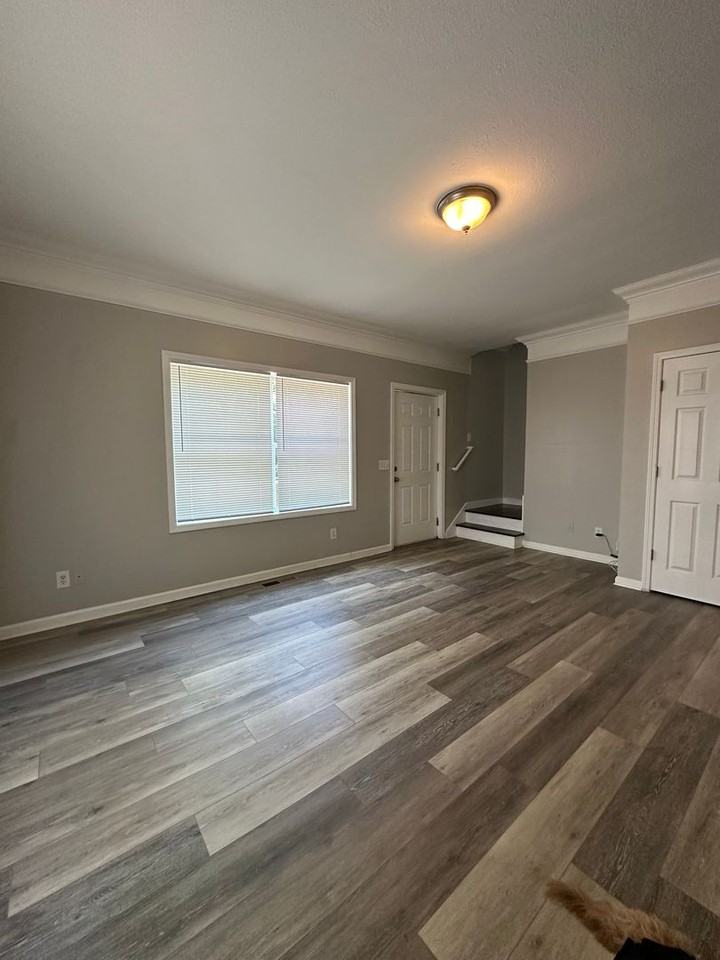 112 Simmons St - Photo 3 of 31