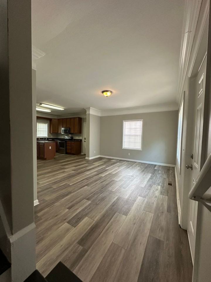 112 Simmons St - Photo 6 of 31