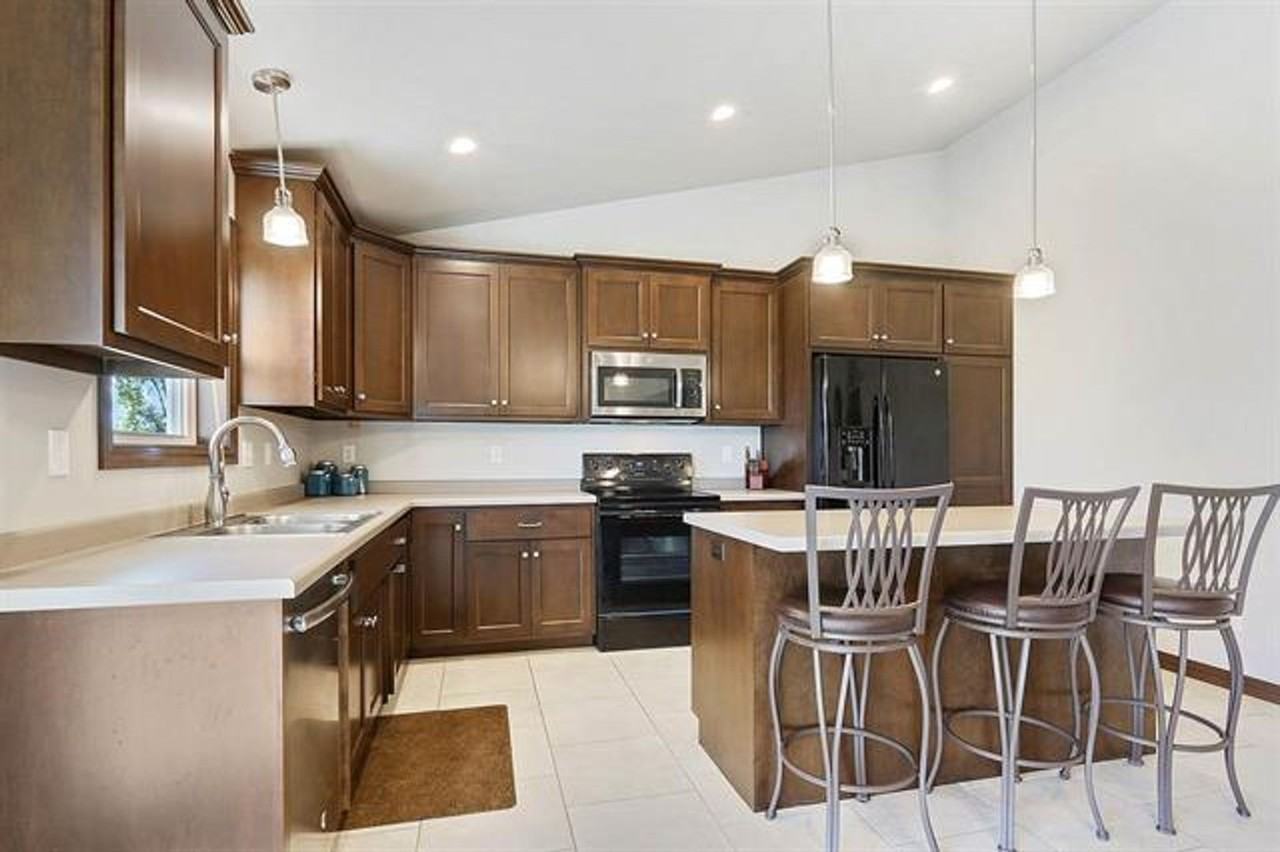 2820 Sussex Rd - Photo 2 of 16