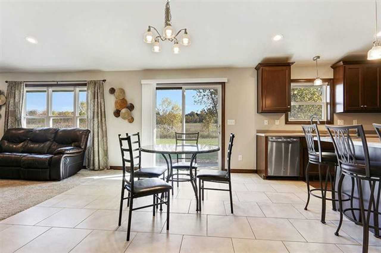 2820 Sussex Rd - Photo 4 of 16