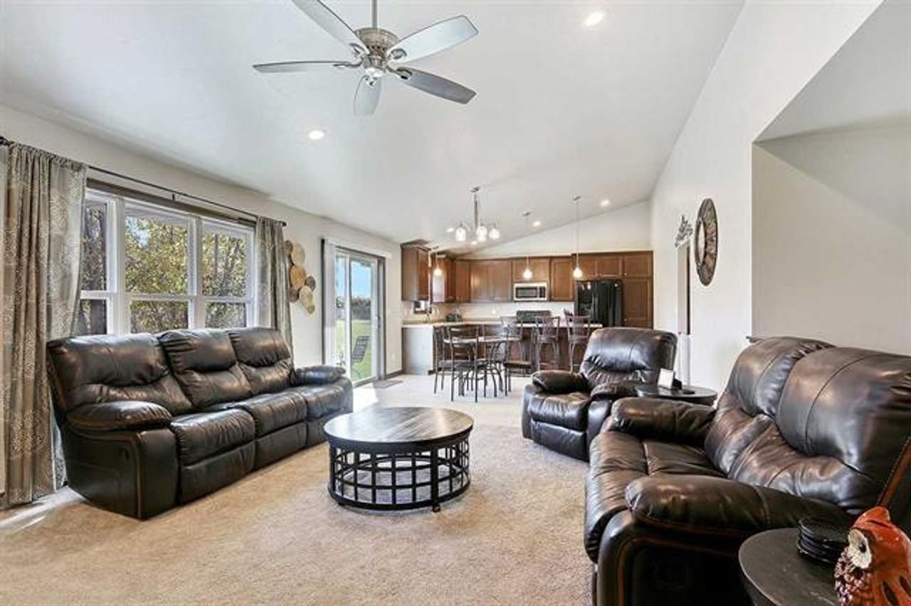 2820 Sussex Rd - Photo 5 of 16