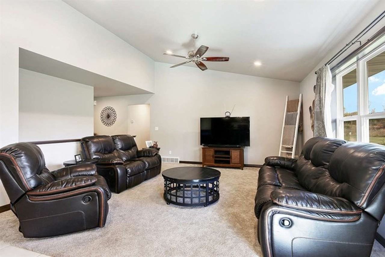 2820 Sussex Rd - Photo 6 of 16