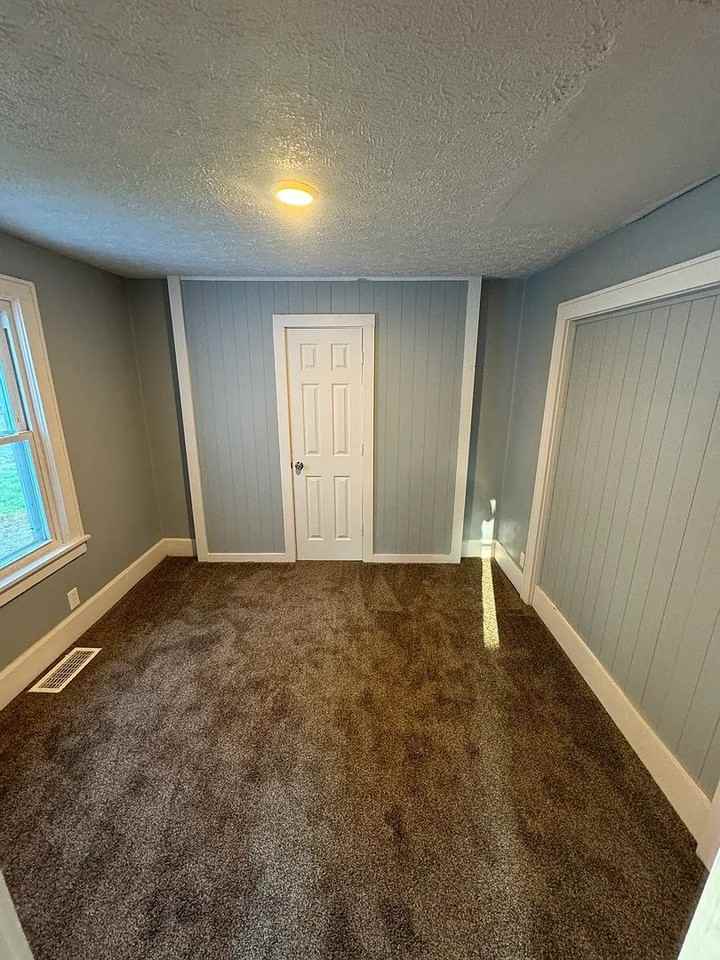 2104 17th St Ne - Photo 7 of 10