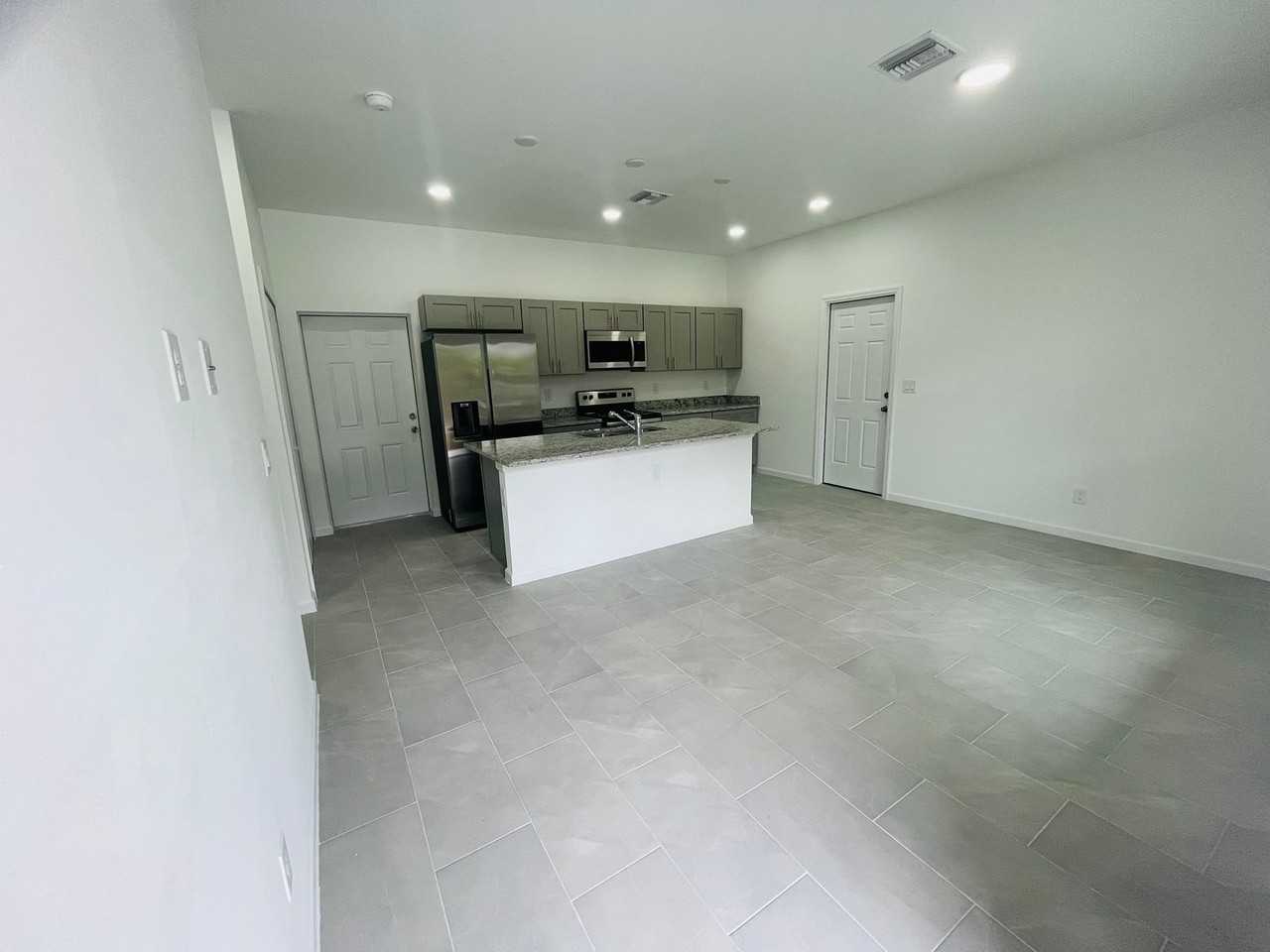 3405 49th St W - Photo 4 of 13