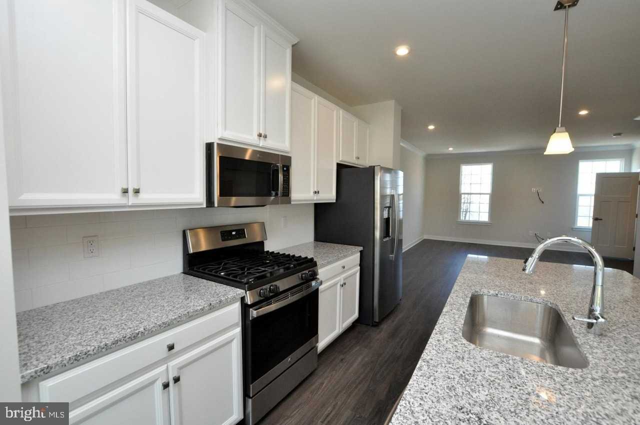 179 Nathan Dr - Photo 3 of 25