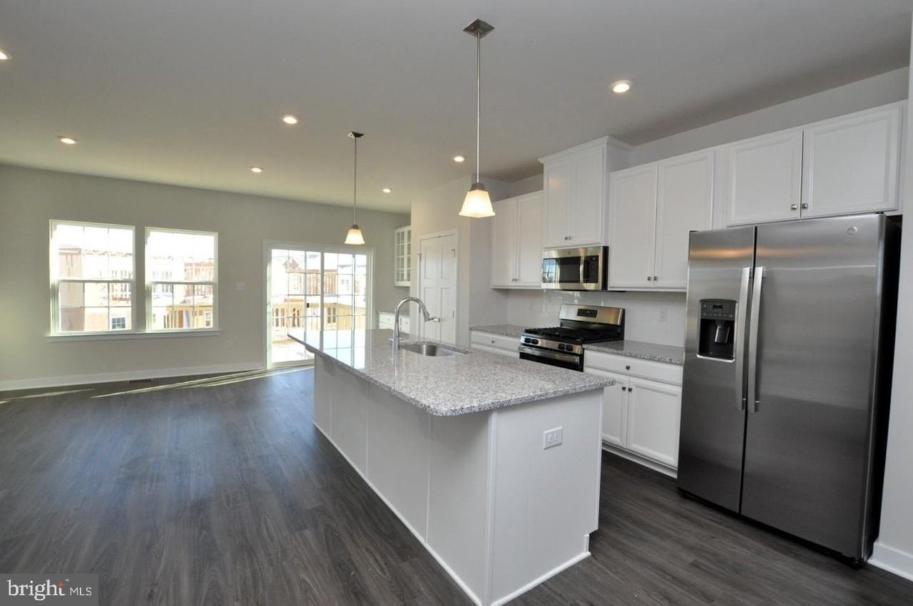 179 Nathan Dr - Photo 5 of 25