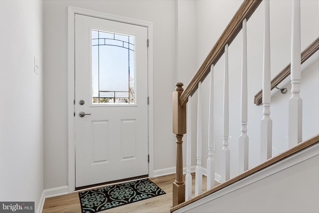 10 Sidney Ln - Photo 4 of 33