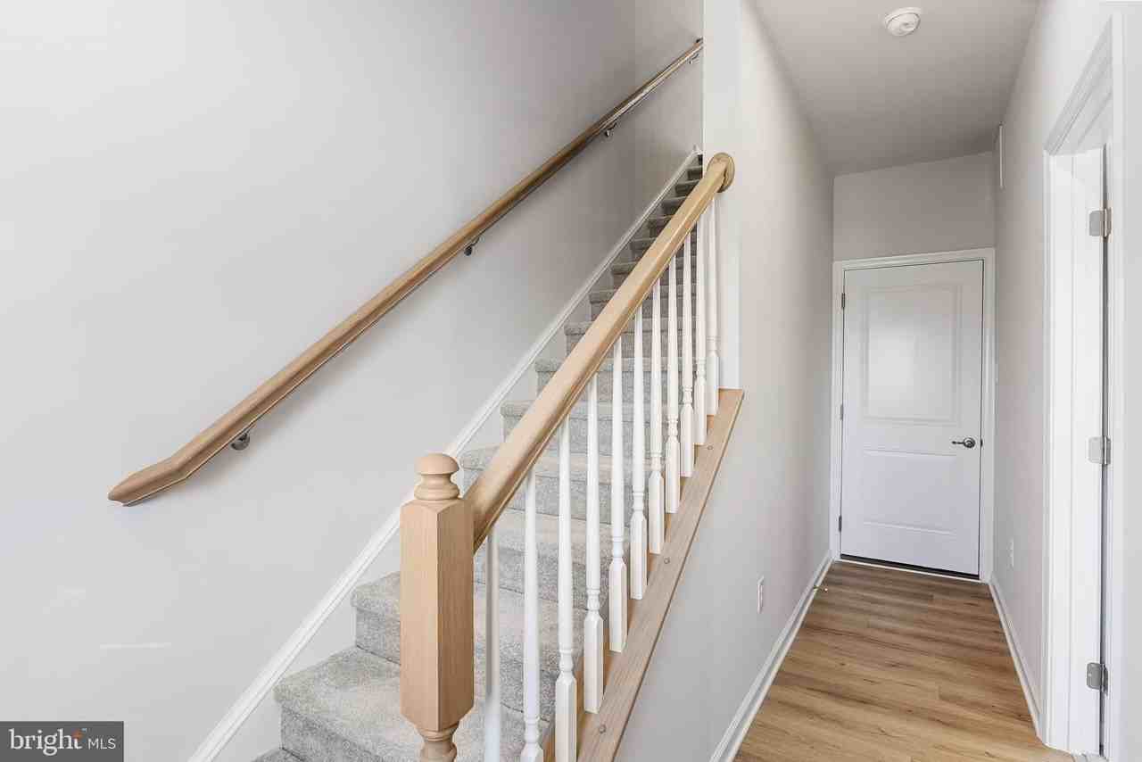 10 Sidney Ln - Photo 5 of 33