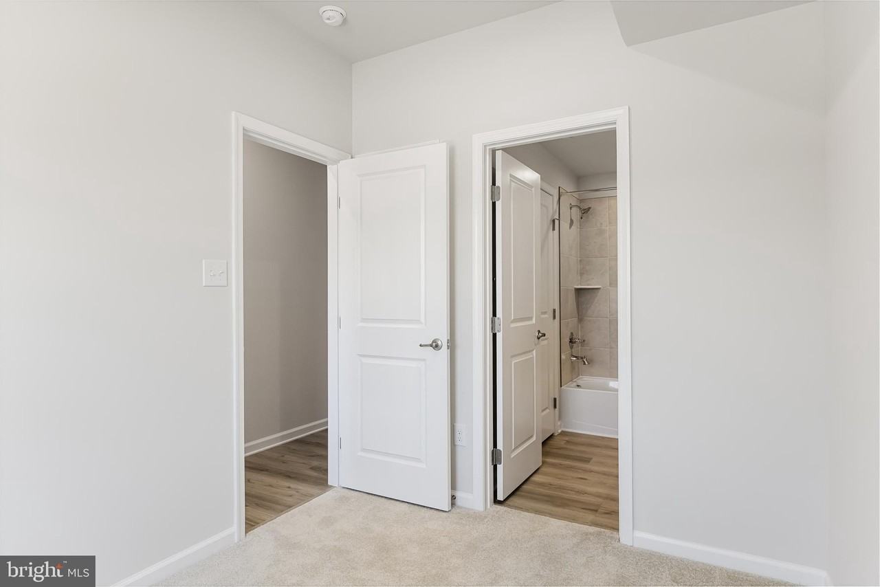 10 Sidney Ln - Photo 7 of 33