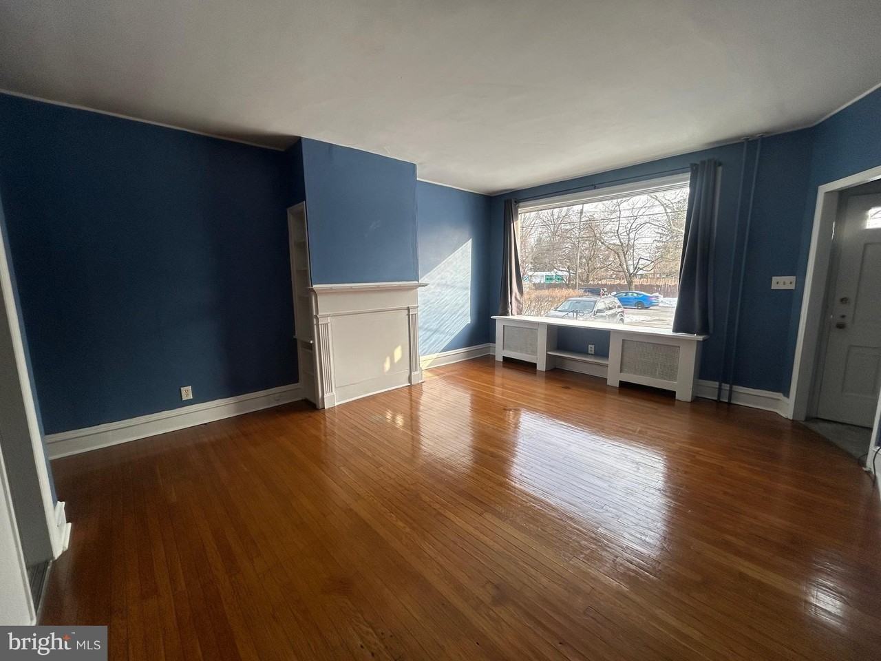 6561 Maple Ave - Photo 4 of 25