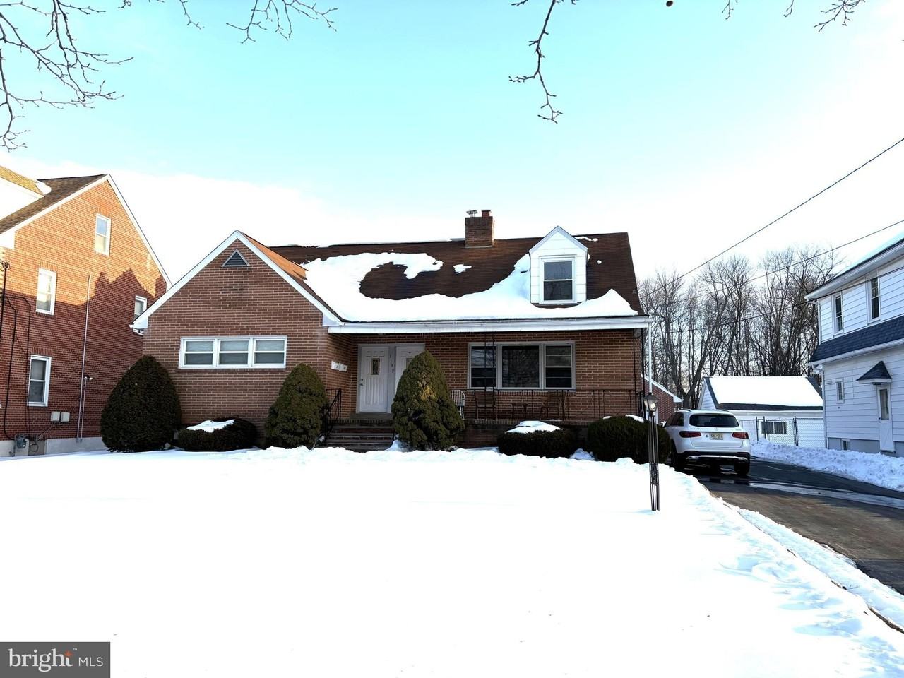 1192 Parkway Ave Apt 2 #2 - Photo 2 of 21