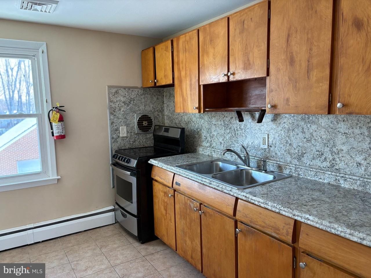 1192 Parkway Ave #2 - Photo 7 of 19