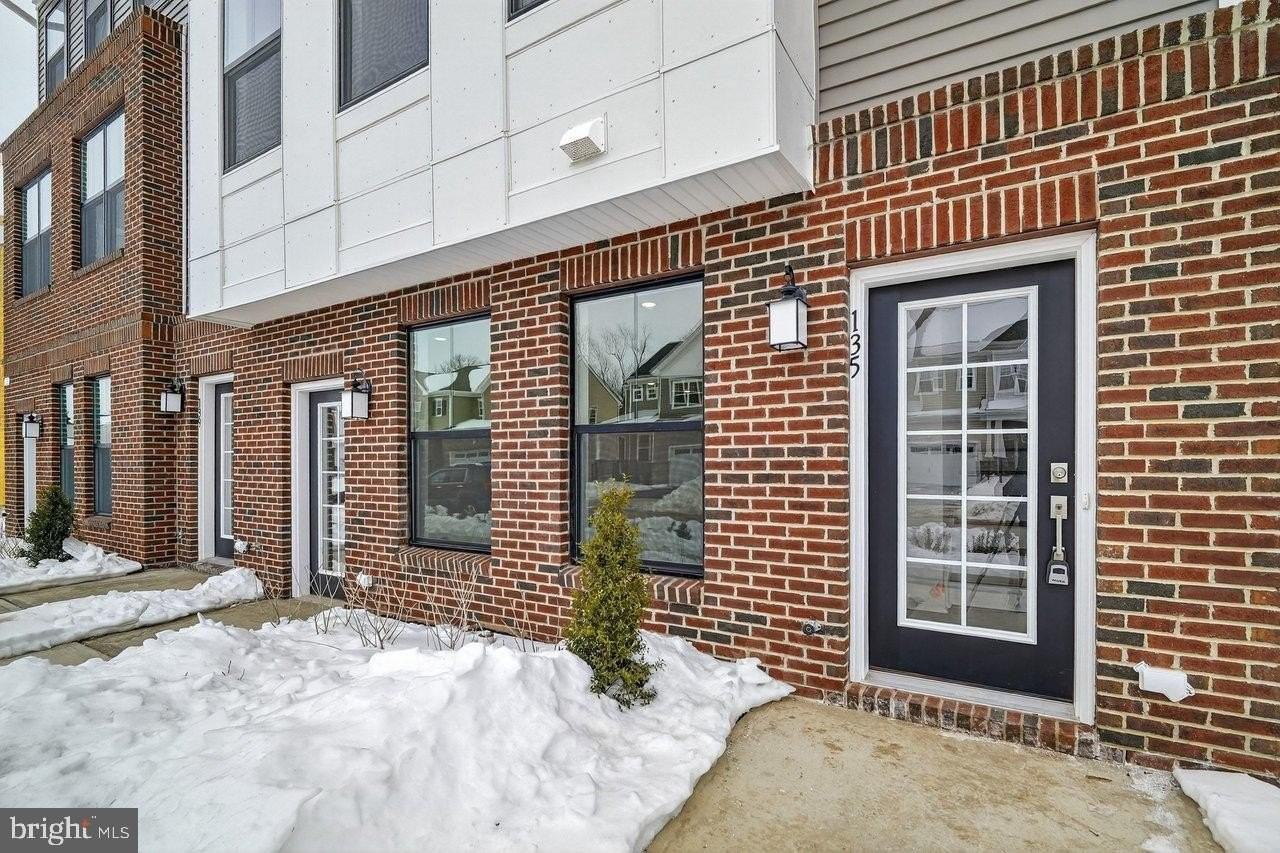 135 John Vanzandt Dr - Photo 2 of 21