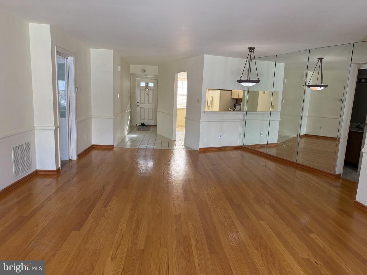 1714 Steamboat Sta - Photo 3 of 10