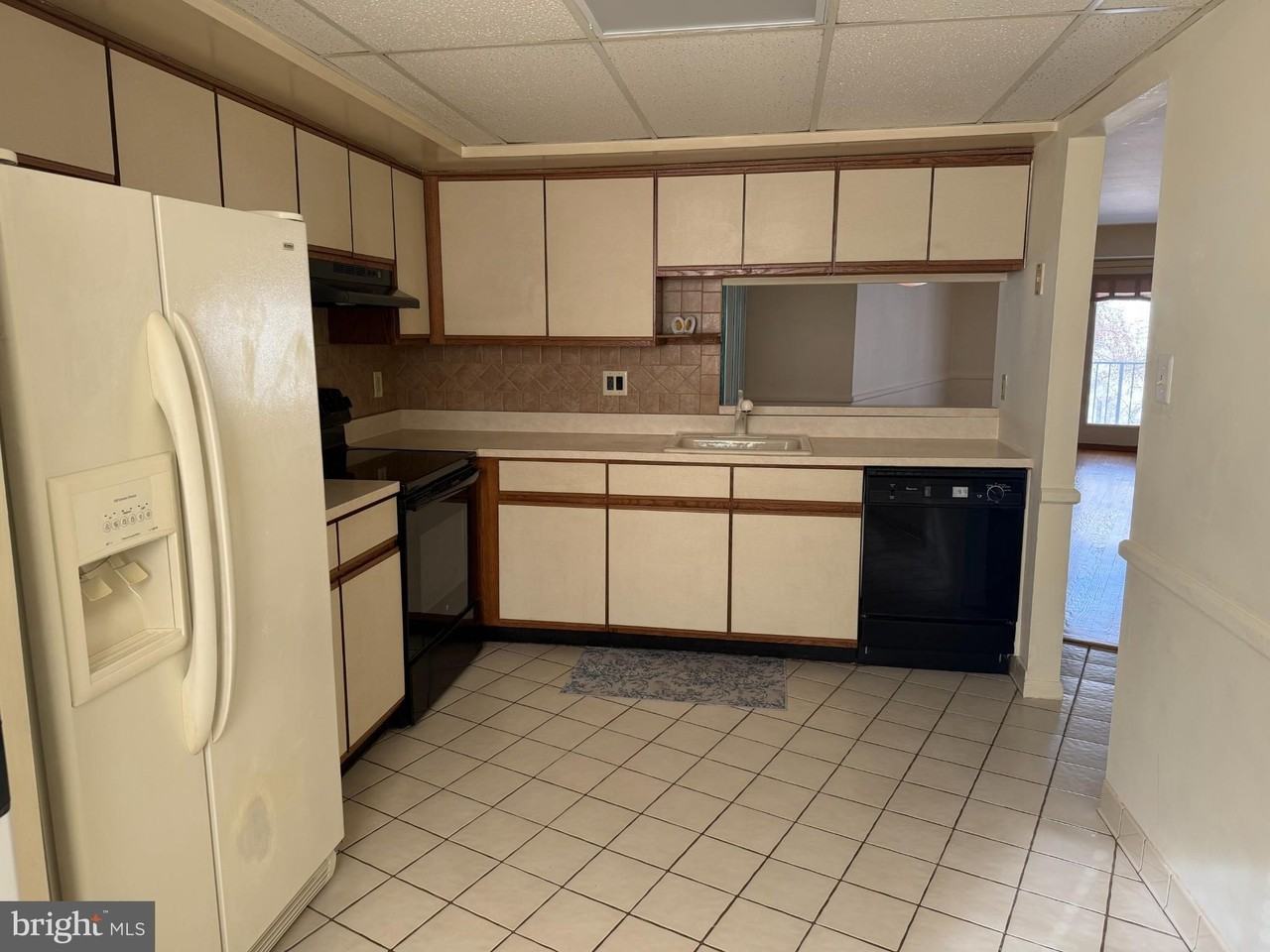 1714 Steamboat Sta - Photo 5 of 10