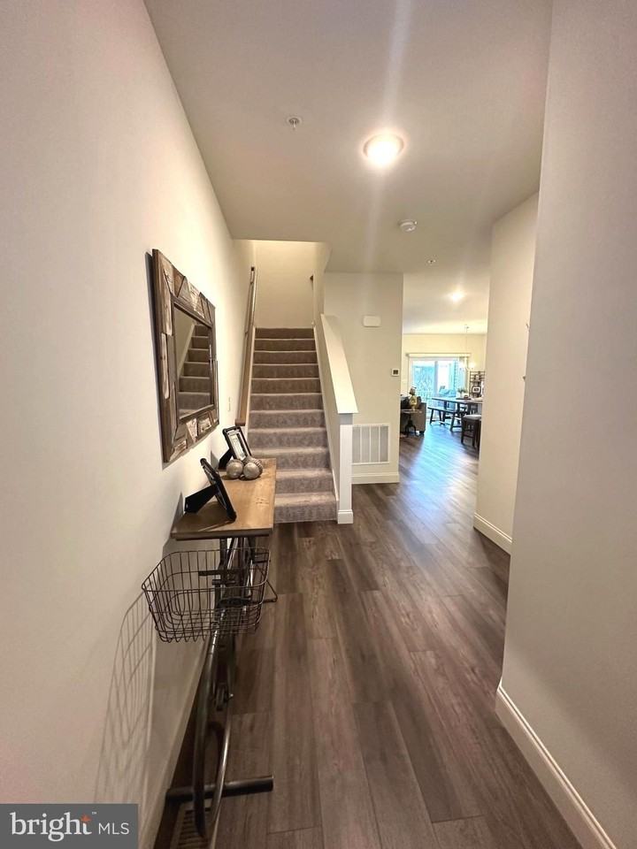 11 Woods Dr - Photo 3 of 27