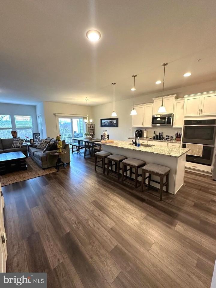 11 Woods Dr - Photo 4 of 27