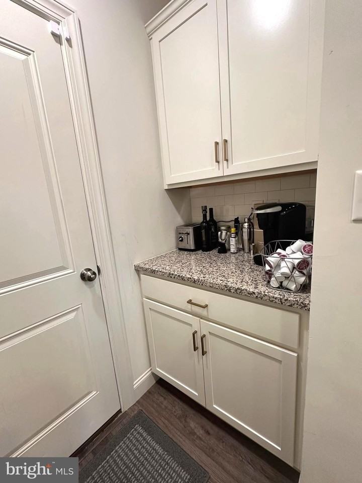 11 Woods Dr - Photo 7 of 27