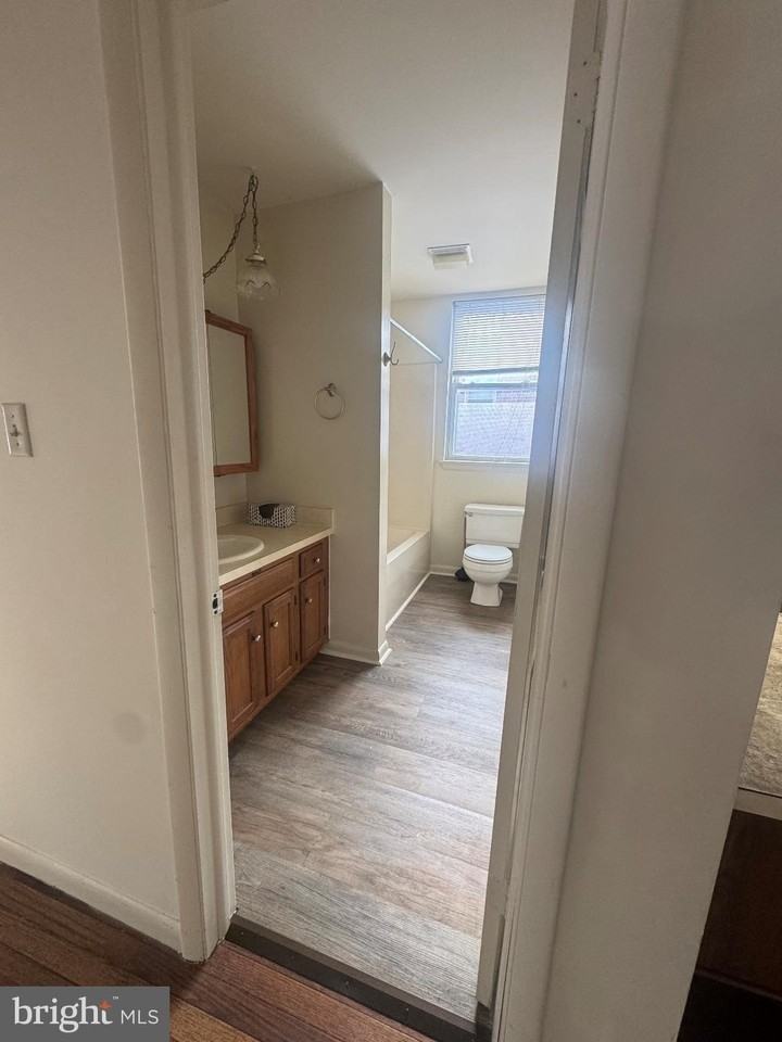 11 Michigan Ave Apt B #B - Photo 4 of 7