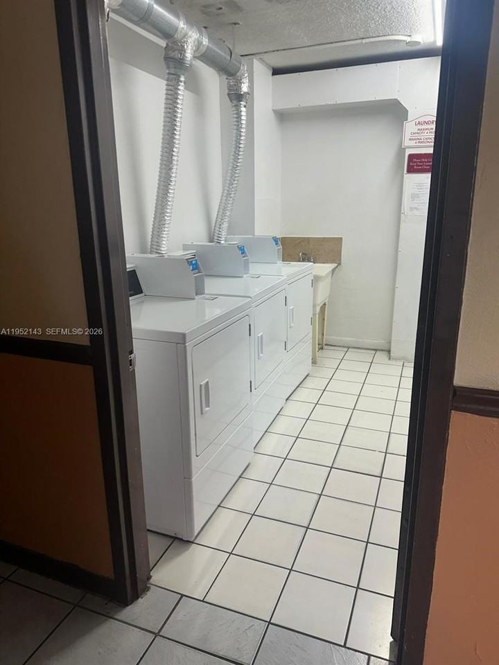 8145 Nw 7th St ##307 - Photo 5 of 32