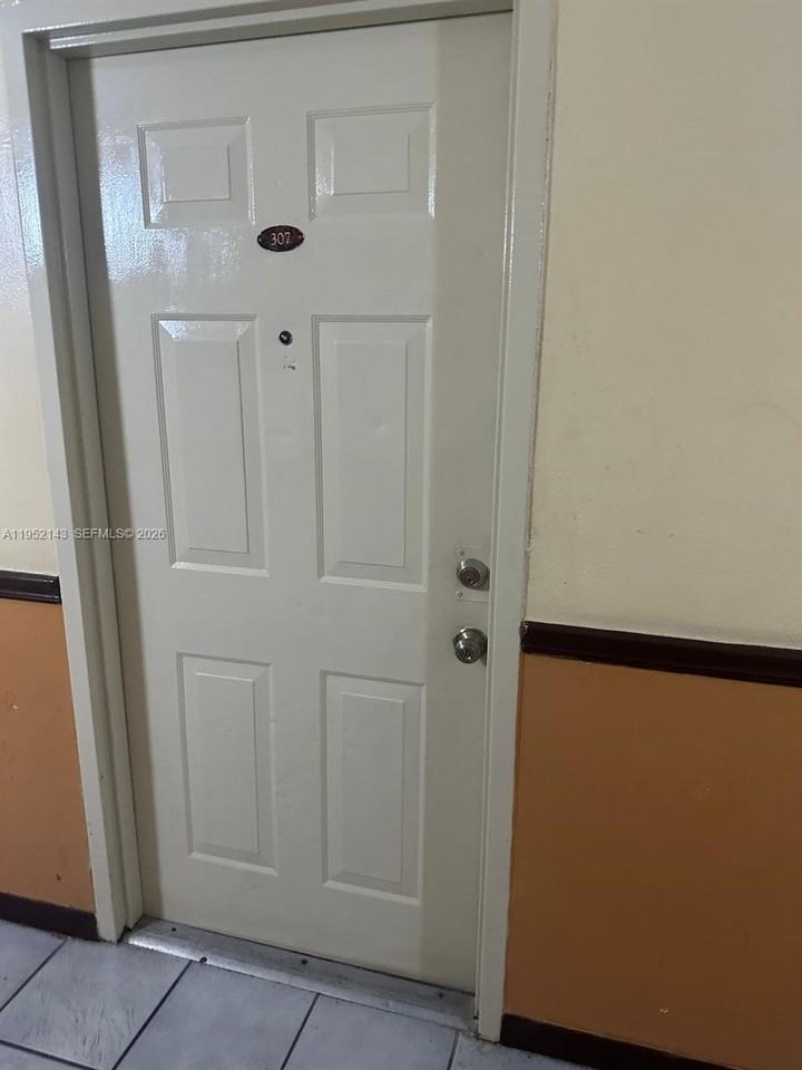 8145 Nw 7th St ##307 - Photo 7 of 32