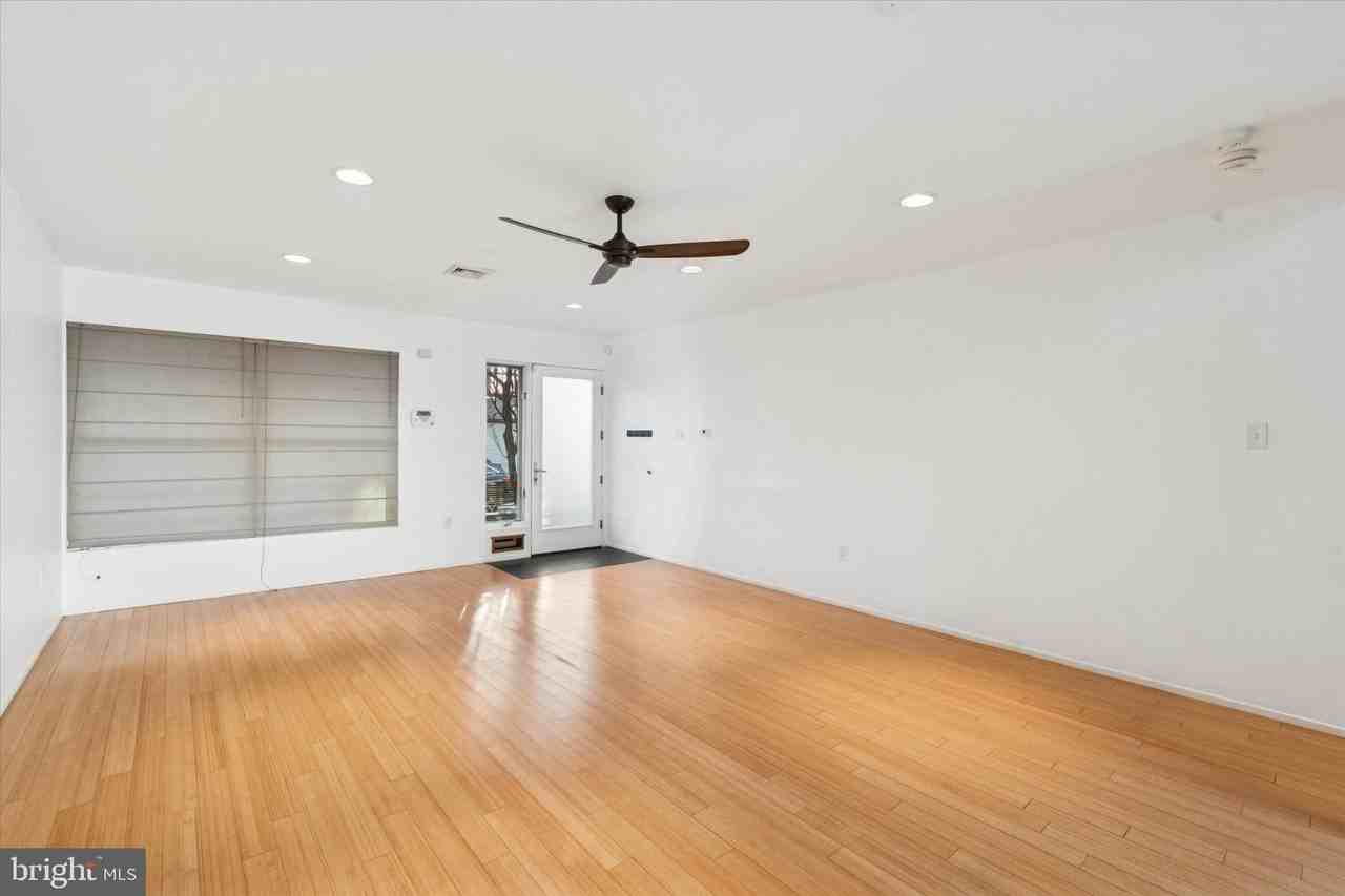 1340 E Berks St - Photo 4 of 27