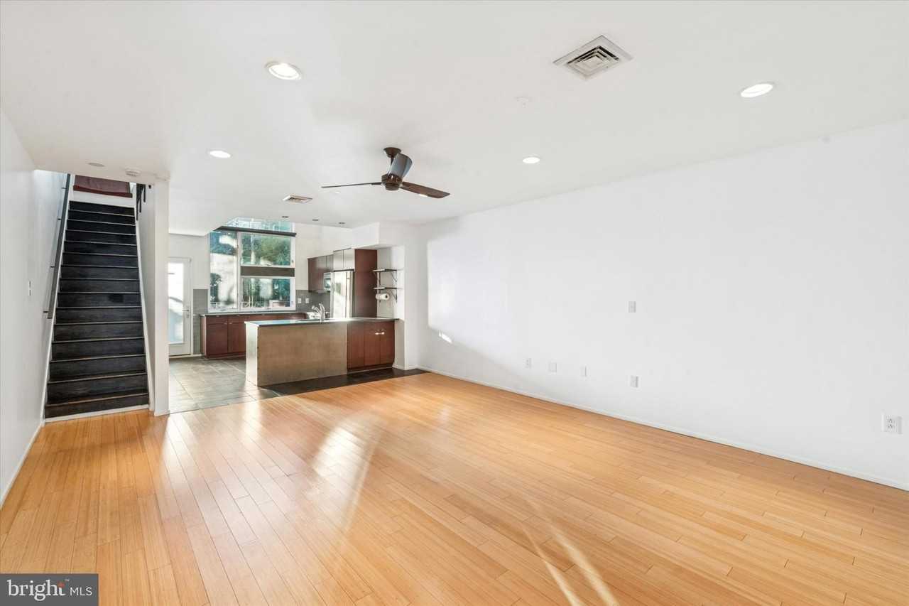 1340 E Berks St - Photo 6 of 27