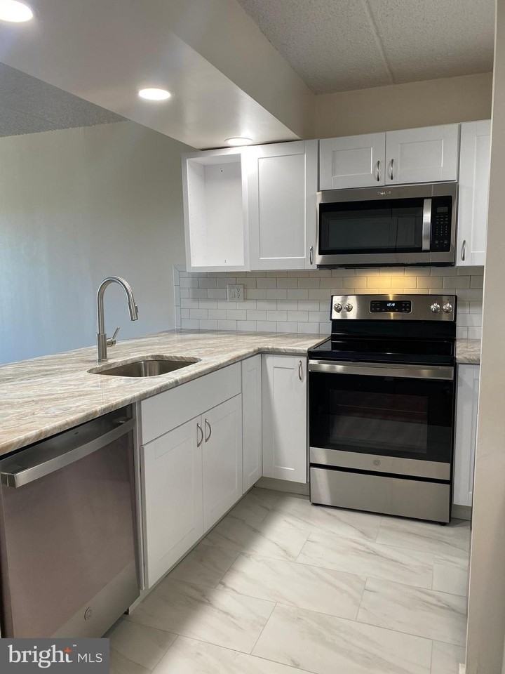 20010 Lombard St Unit 633 #633 - Photo 3 of 39