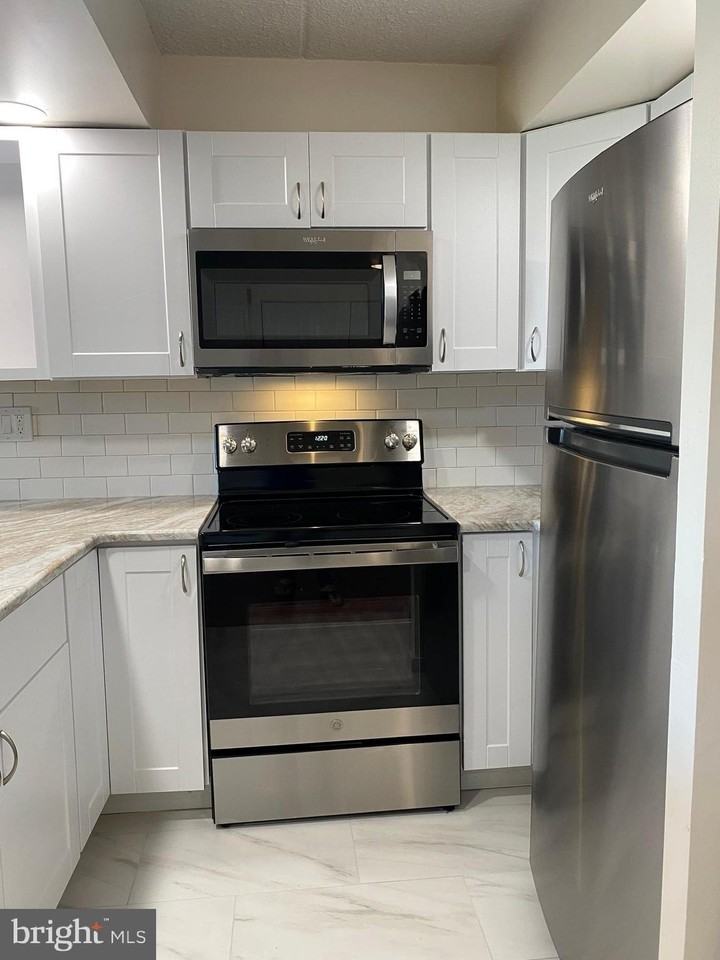 20010 Lombard St Unit 633 #633 - Photo 4 of 39