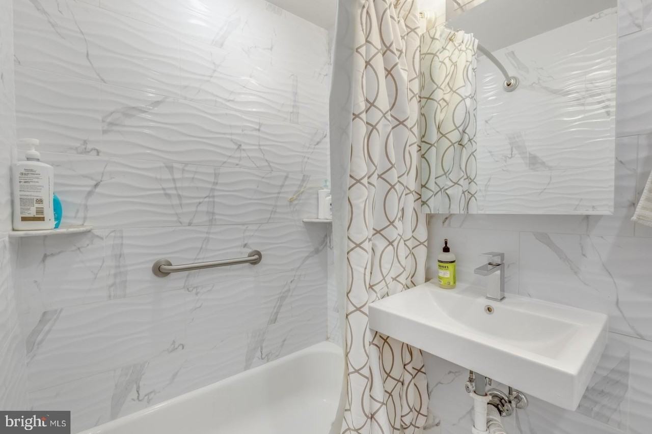 624 N 35th St Unit 2 #2 - Photo 5 of 15