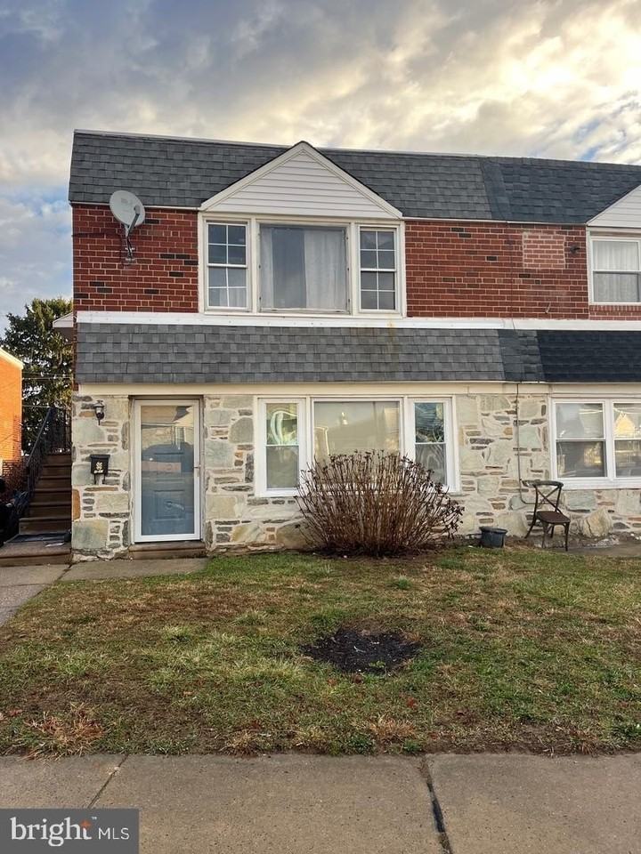 2637 Tremont St 2nd Fl #2ndFL - Photo 2 of 15