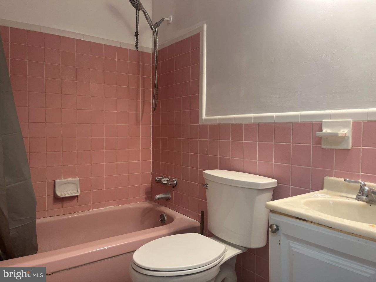 2637 Tremont St 2nd Fl #2ndFL - Photo 6 of 15