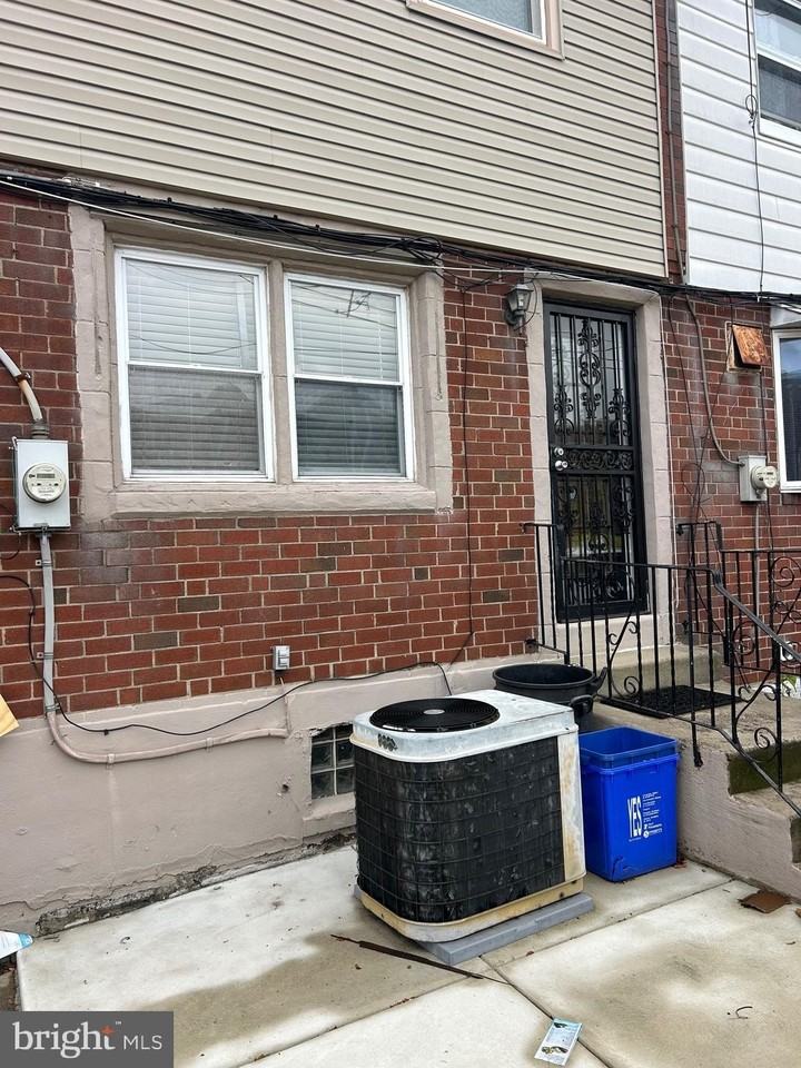 4655 Benson St - Photo 3 of 27