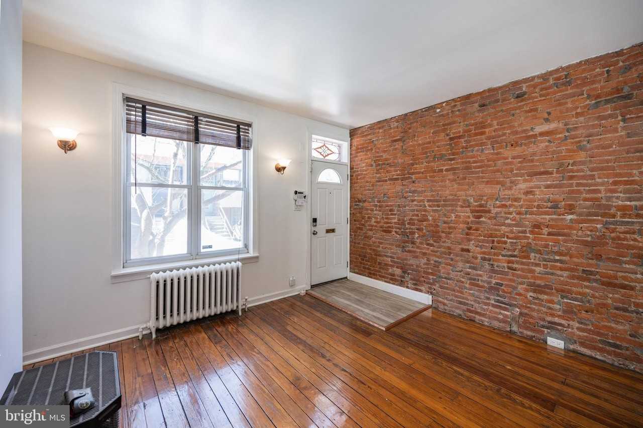 835 N Newkirk St - Photo 3 of 24