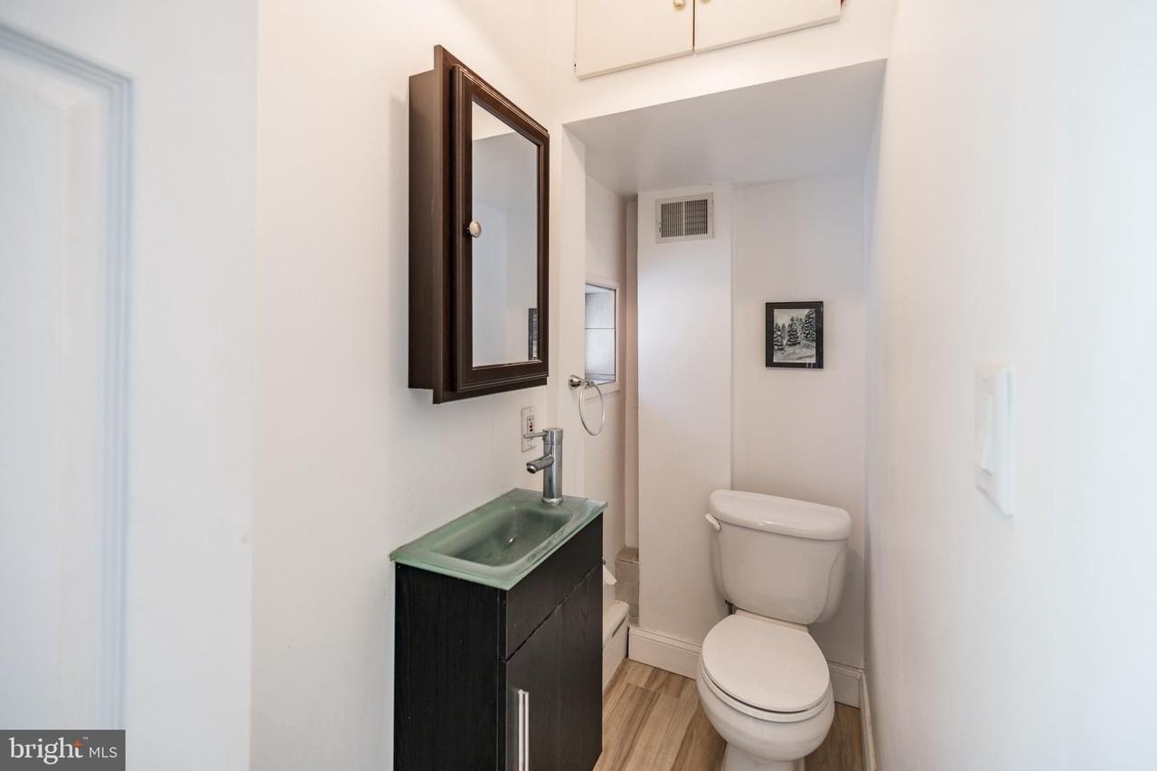 835 N Newkirk St - Photo 7 of 24