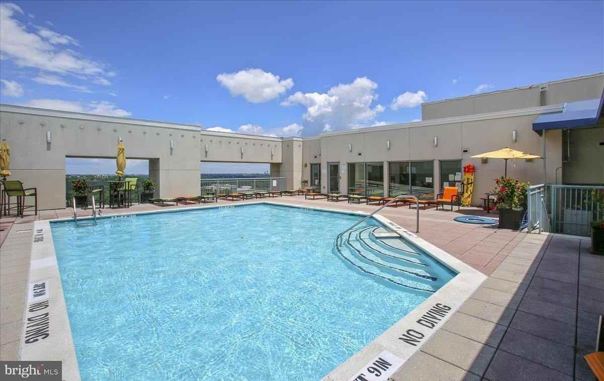 851 N Glebe Rd Apt 1113 #1113 - Photo 6 of 30