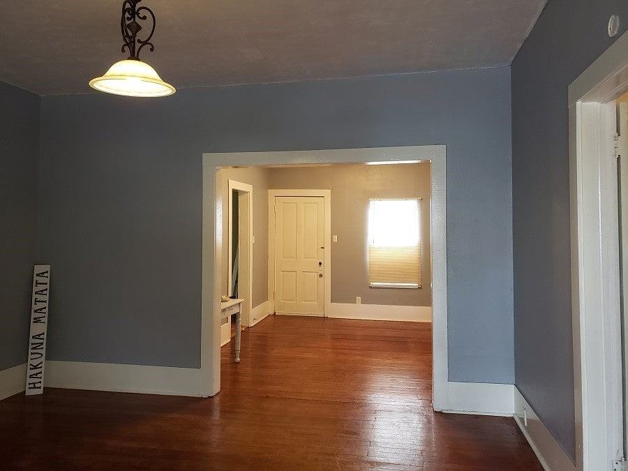 823 Avenue K - Photo 4 of 12