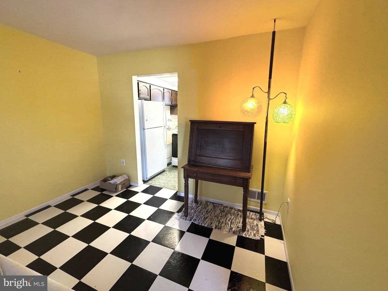 23 Monarch Dr - Photo 3 of 13