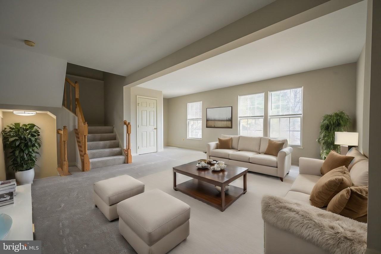 9158 Pristine Ct - Photo 3 of 20