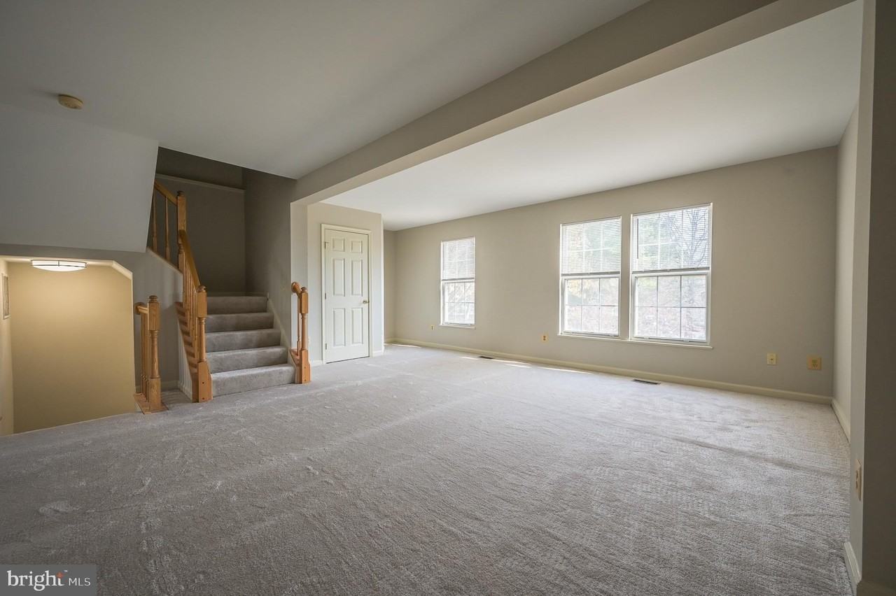 9158 Pristine Ct - Photo 7 of 20