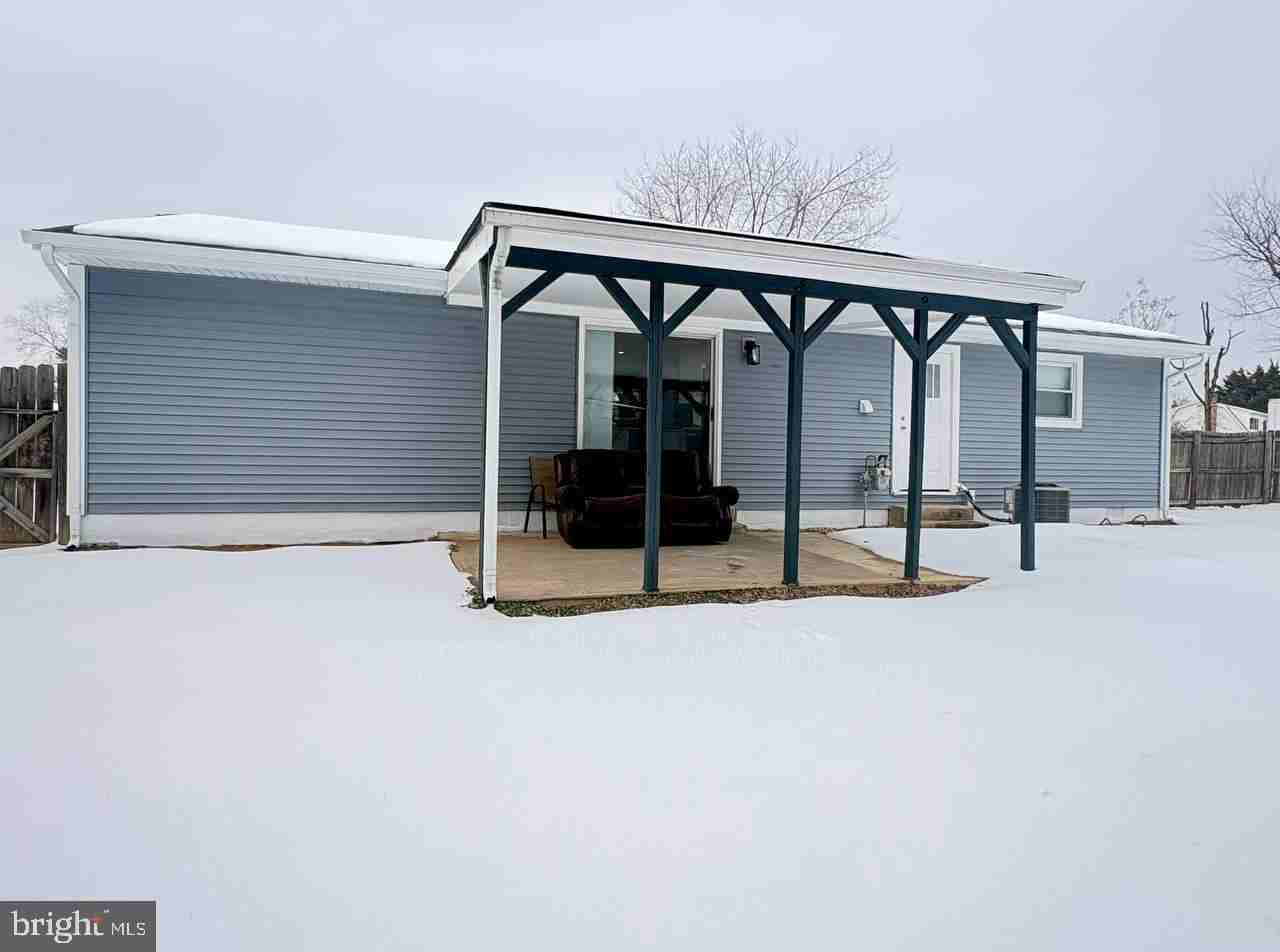 13223 Hawthorn Ln - Photo 2 of 40