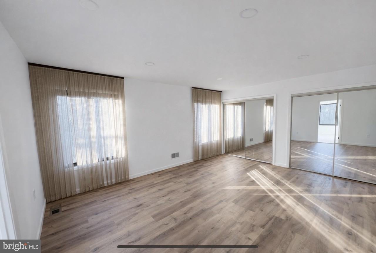 12326 Mulberry Ct - Photo 7 of 15